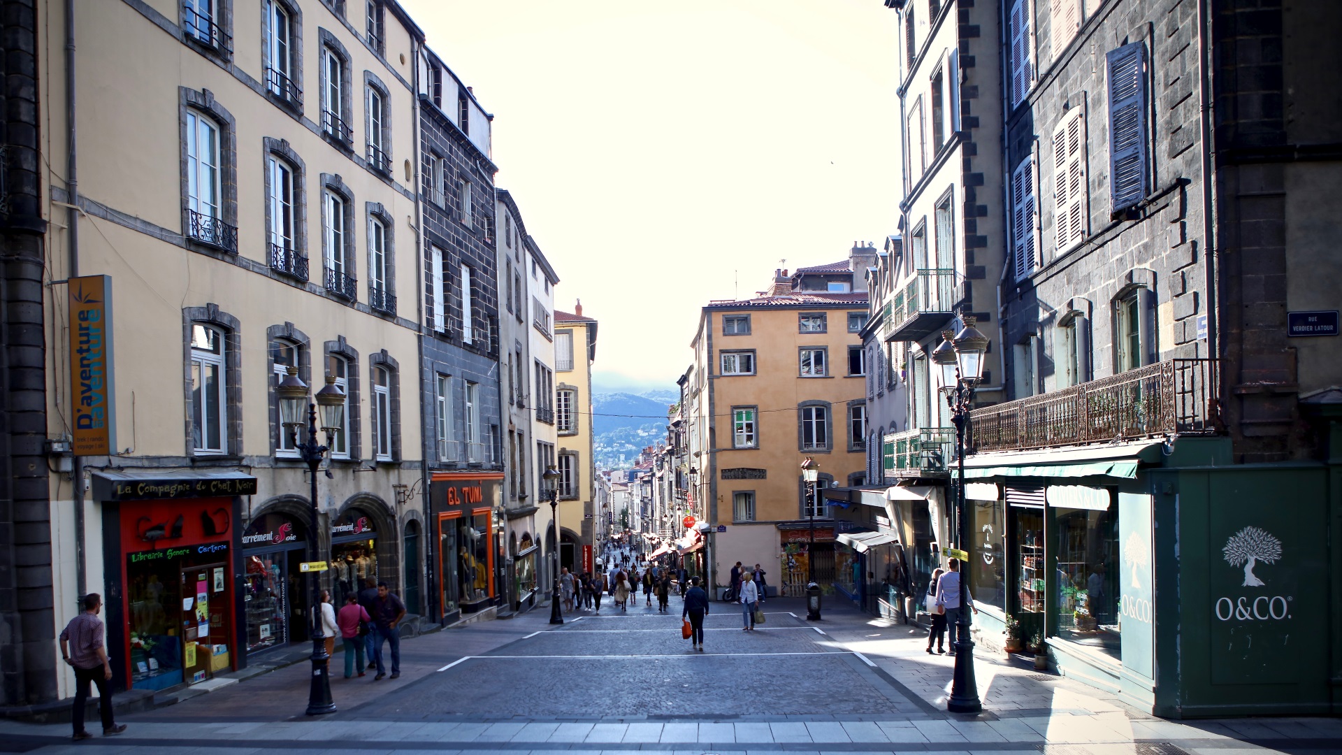 Clermont Ferrand rue commerçante