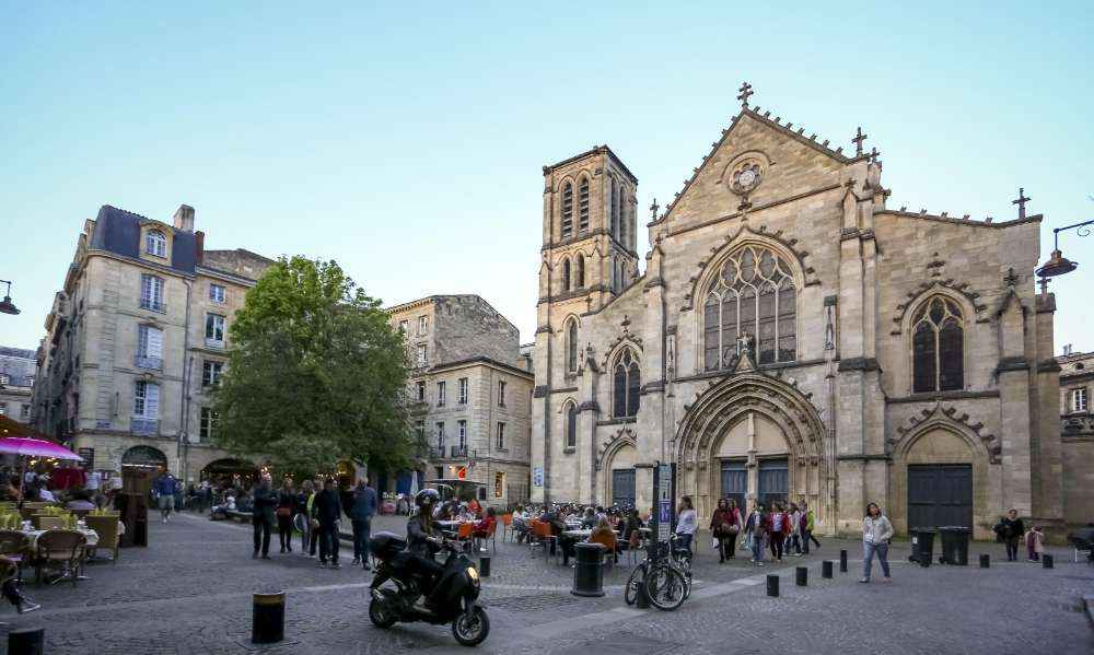 bordeaux_place_saint_pierre